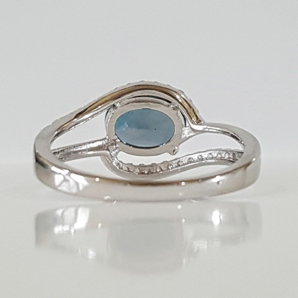 Sterling Silver London Blue Topaz Ring - Picture 3 of 8